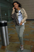 th_879329869_celebrity_paradise.com_TheElder_TheSaturdays2011_08_01_LeavingLowryHotelinManchester45_123_430lo.jpg