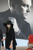 th_03732_celebrity_paradise.com_TheElder_LeaMichele2011_09_30_arrivesatRoissyairportinParis5_122_576lo.jpg